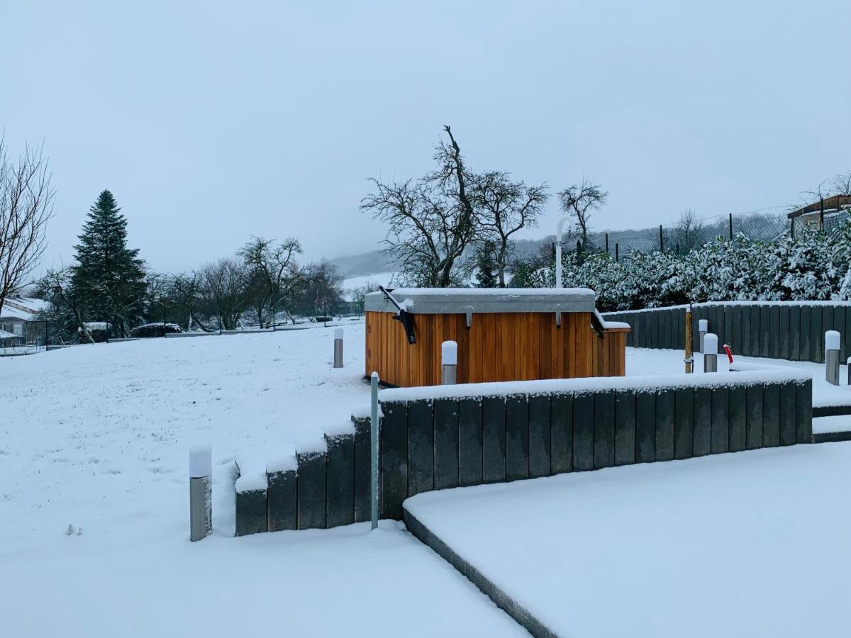 Chez la Rose luxueuse cottage avec jacuzzi Rouvres-la-Chétive Extérieur photo