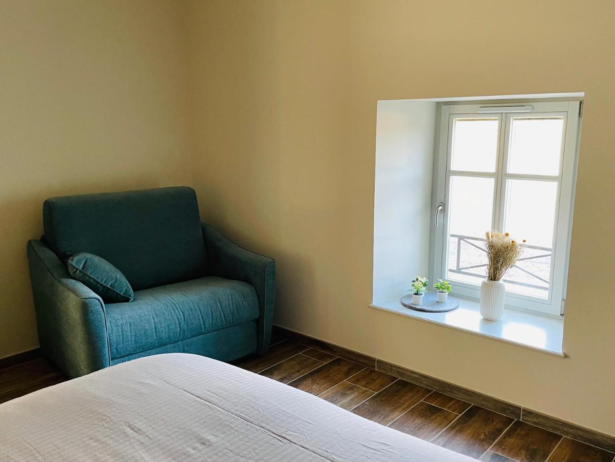 Chez la Rose luxueuse cottage avec jacuzzi Rouvres-la-Chétive Extérieur photo