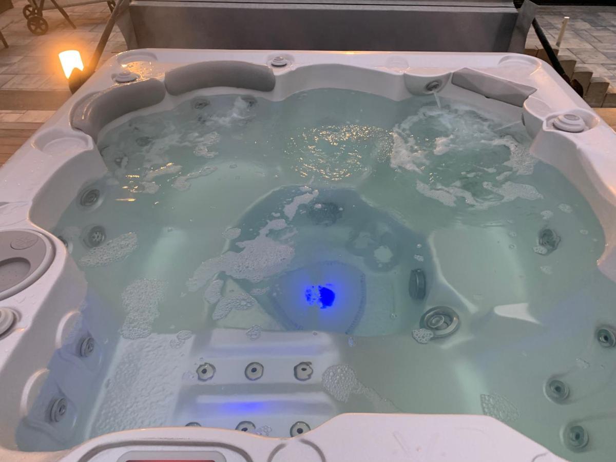 Chez la Rose luxueuse cottage avec jacuzzi Rouvres-la-Chétive Extérieur photo